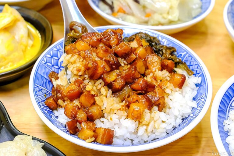 Read more about the article 台中滷肉飯指南｜肥香膠質、肥瘦都愛，各種口味一次推薦